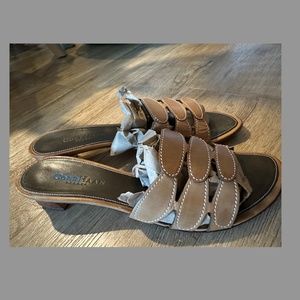 COLE HAAN RESORT KITTEN HEEL